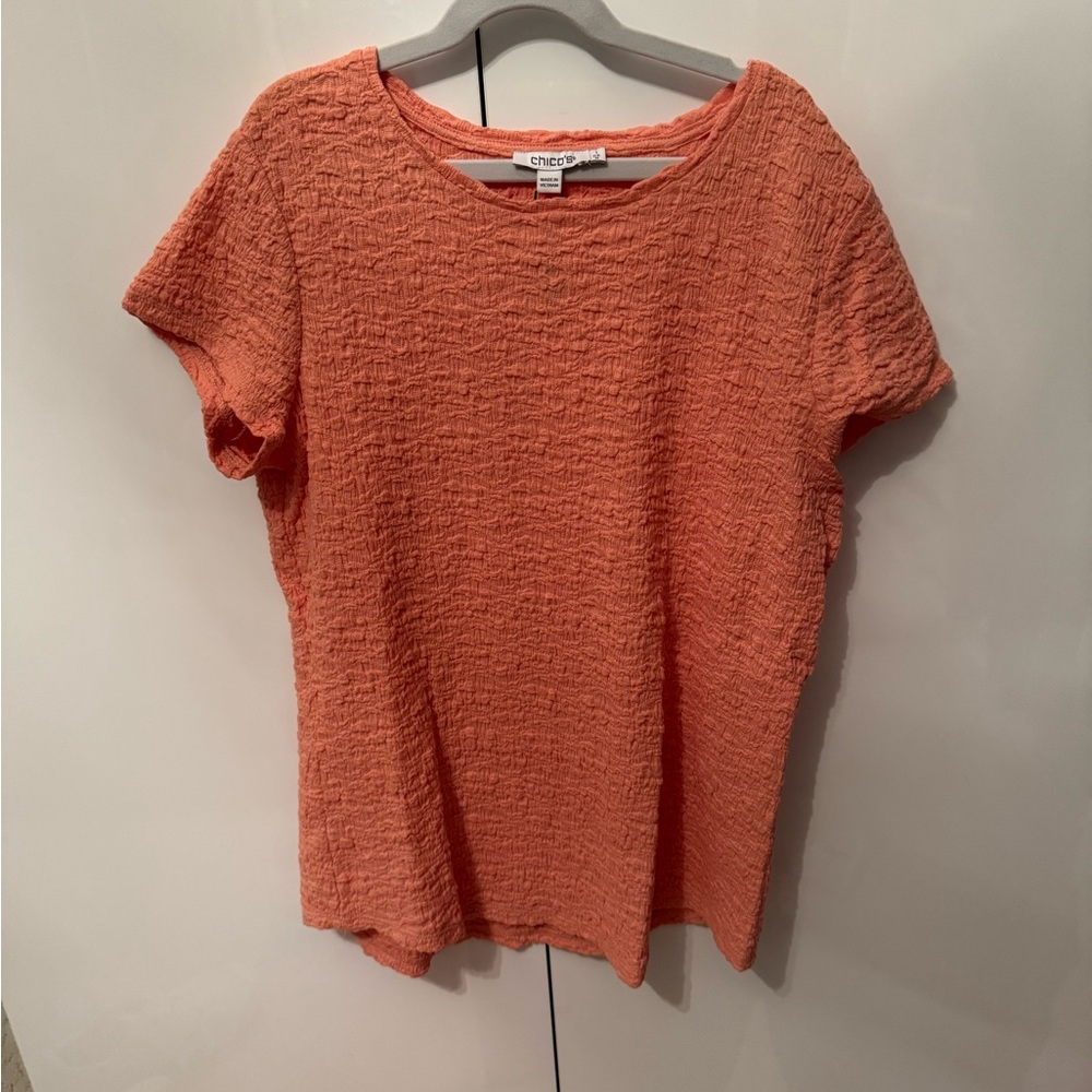 NWT Chico’s Textured Women's Top Size 1 (standard size 8)